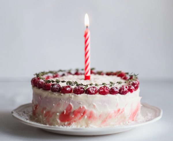 贈る人で選ぶ誕生日プレゼントとギフトの違い?